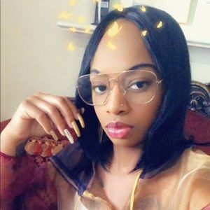 Meet your Posher, Maya